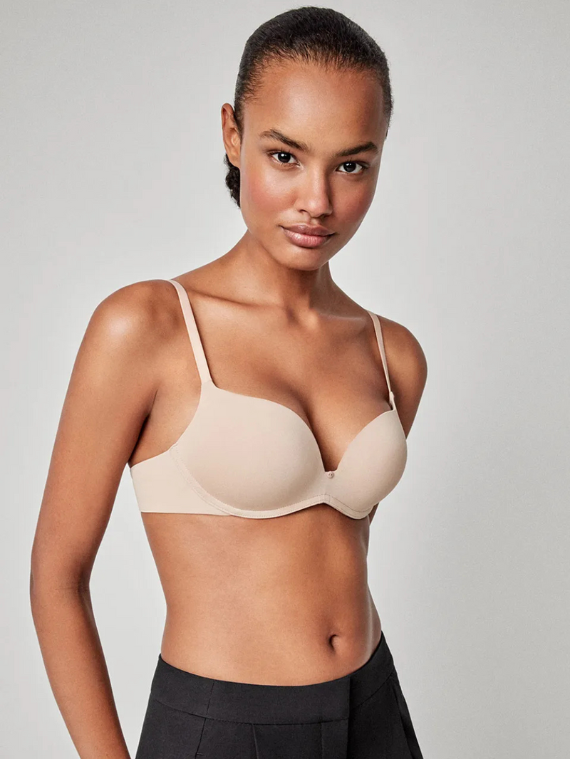 Sujetador Push Up Escote Profundo y tirantes ajustables